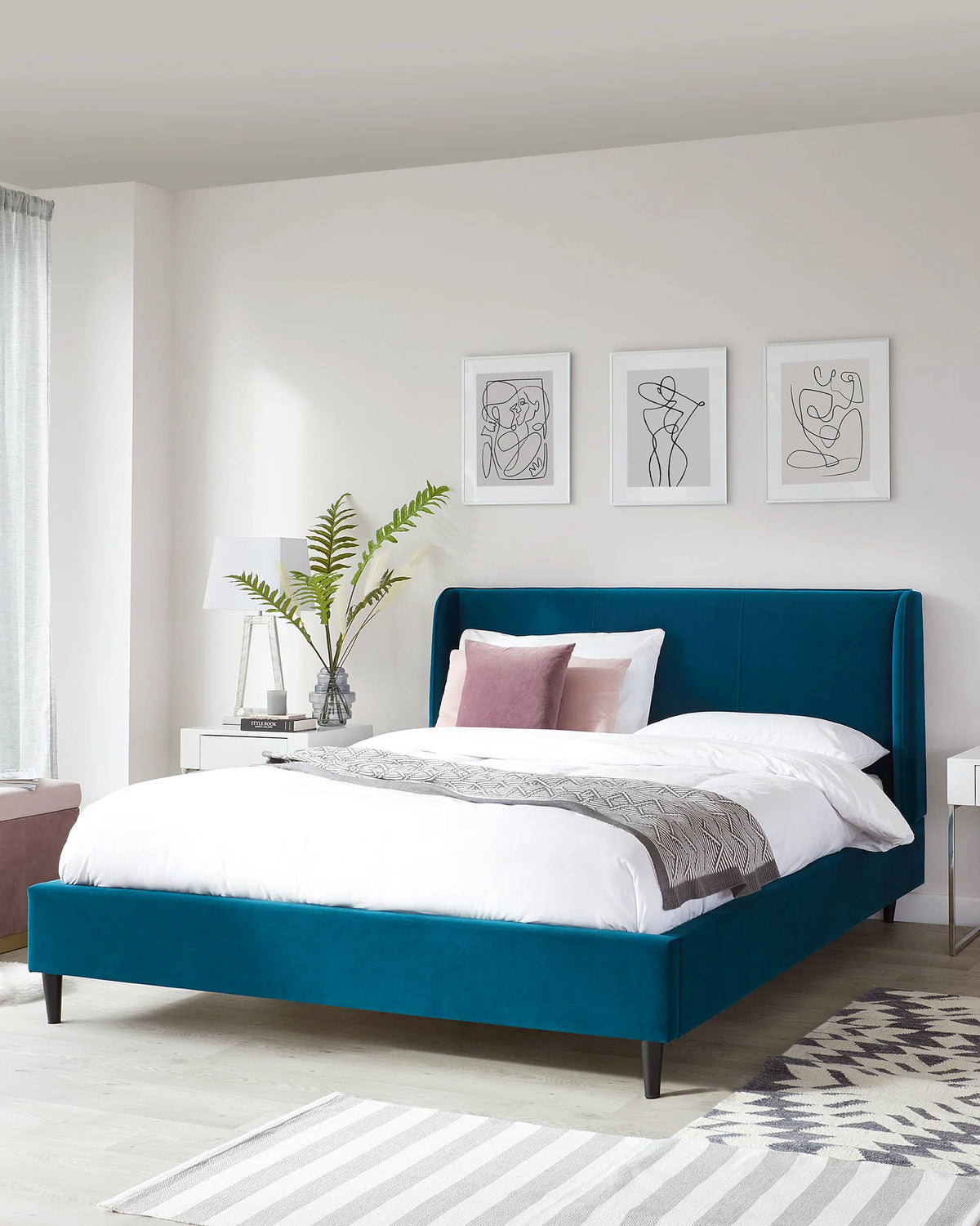 Nola Bed